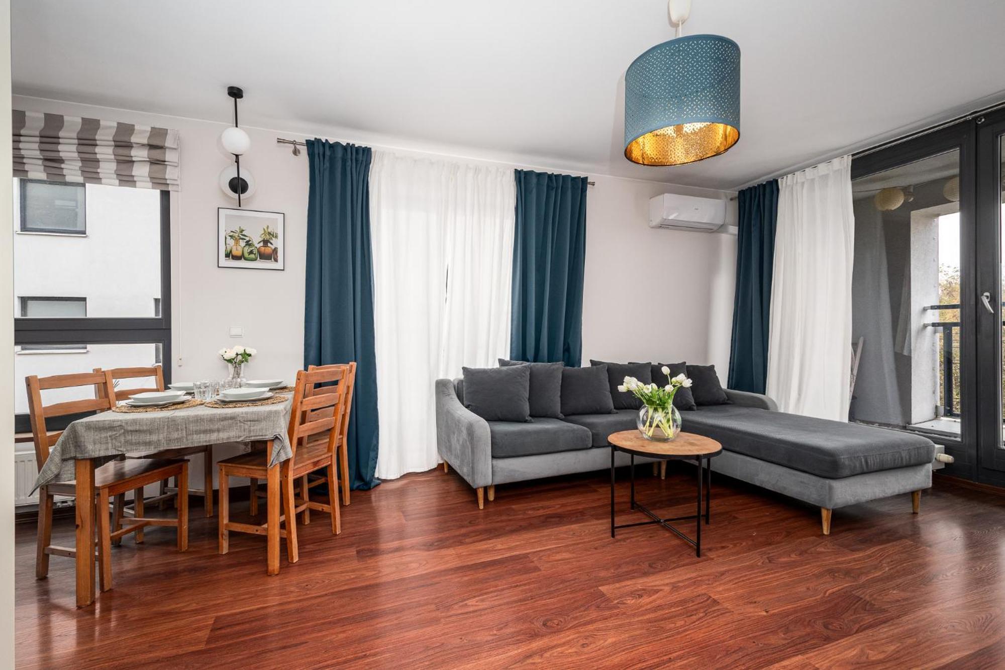Gorczewska 181 Free Garage By Perfect Warszawa